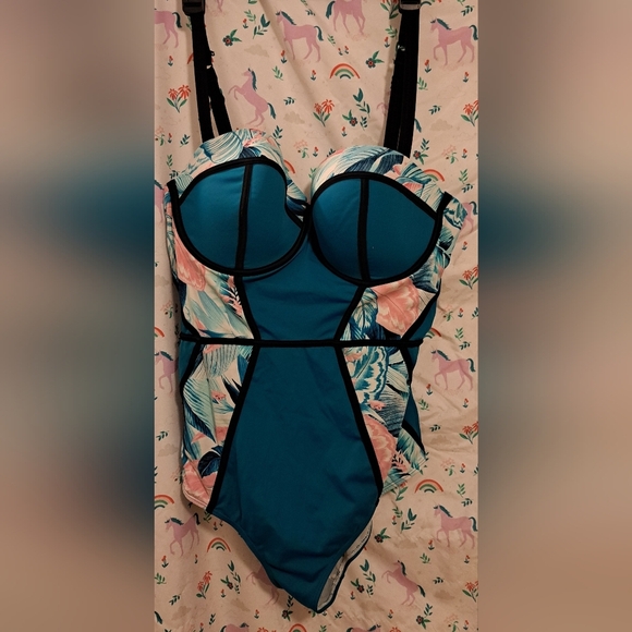 EUC Torrid Teal Floral Swim Beach 1 Piece Bathing Suit w/ Underwire Plus SZ XXL - Picture 1 of 5